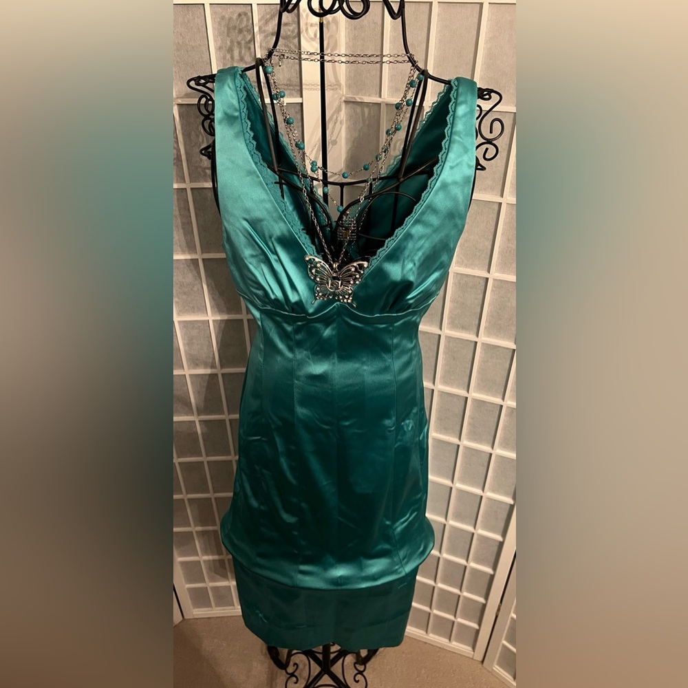 BEBE Slim Sexy V Neck Satin Midi Dress NWT - Picture 3 of 11